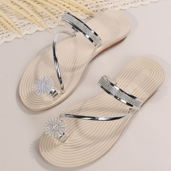 Women's Casual Lightweight Solid Color Flat Sandals - Picture 5 of 7